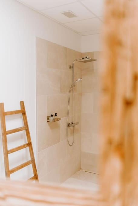 Suite De Charme Avec Jacuzzi Et Cabine Infrarouge Tubize Exteriör bild