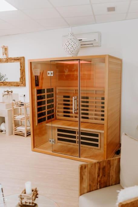 Suite De Charme Avec Jacuzzi Et Cabine Infrarouge Tubize Exteriör bild