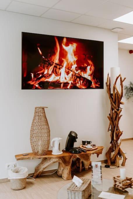 Suite De Charme Avec Jacuzzi Et Cabine Infrarouge Tubize Exteriör bild